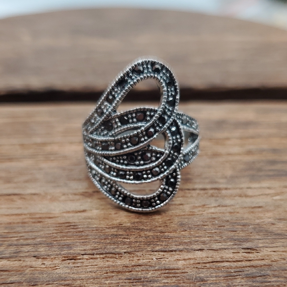 Vintage Marcasite Swirl Statement Ring - Silver Black Size 5 925 R821